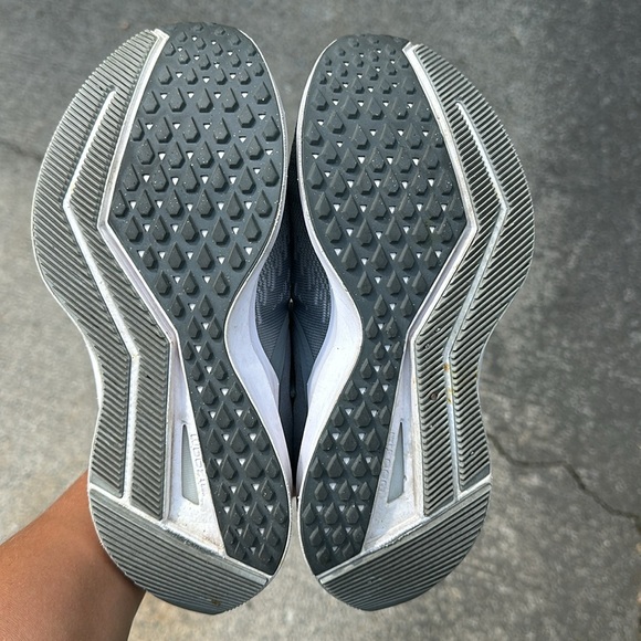 NIKE Women’s Running Shoes - Picture 3 of 4